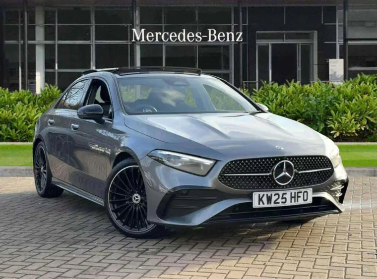 2025 Mercedes-Benz A200 AMG Line Premium Plus