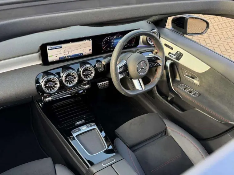 2025 Mercedes-Benz A200 AMG Line Premium Plus, photo 8