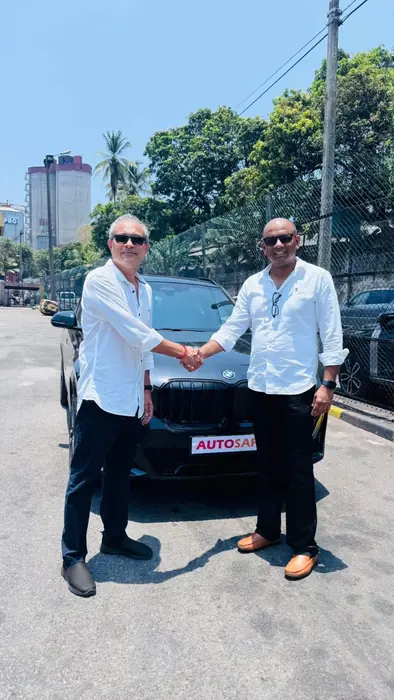 Autosafe client receiving their car